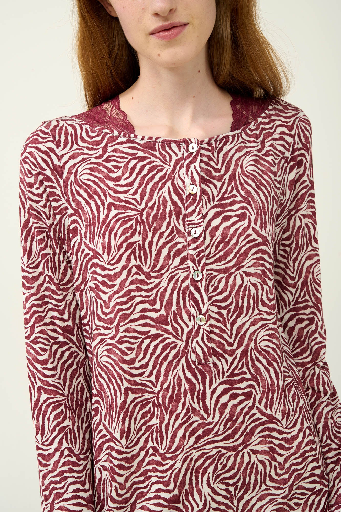 https://assets.vampfashion.com/SOFTONE_TMP_IMAGES/3_0749465868.jpg