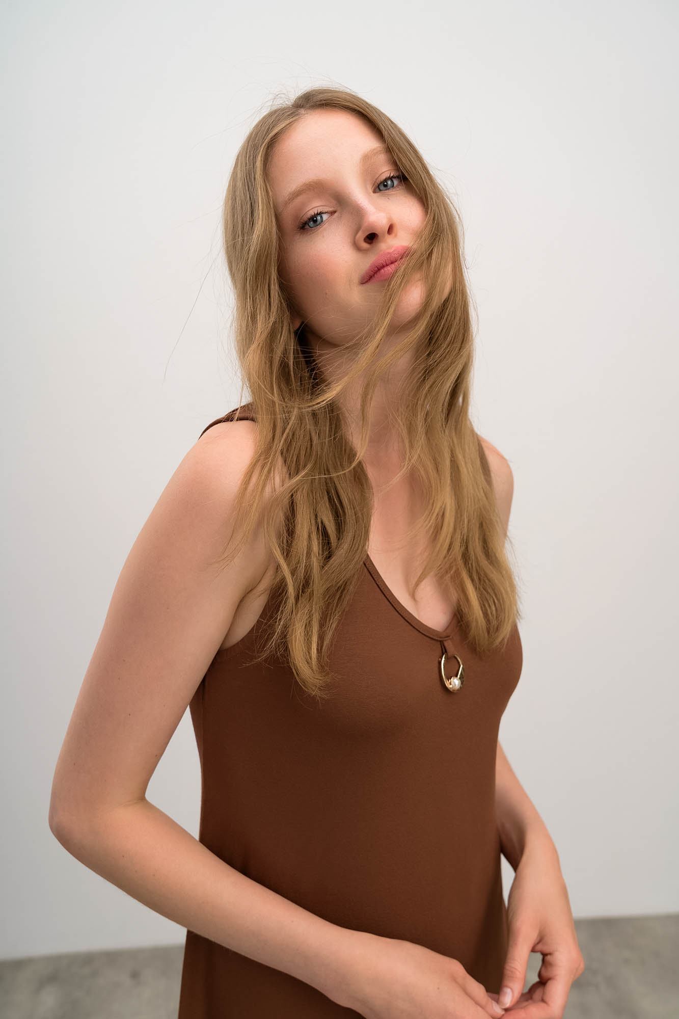 Vamp - Μονόχρωμο Αμάνικο Φόρεμα