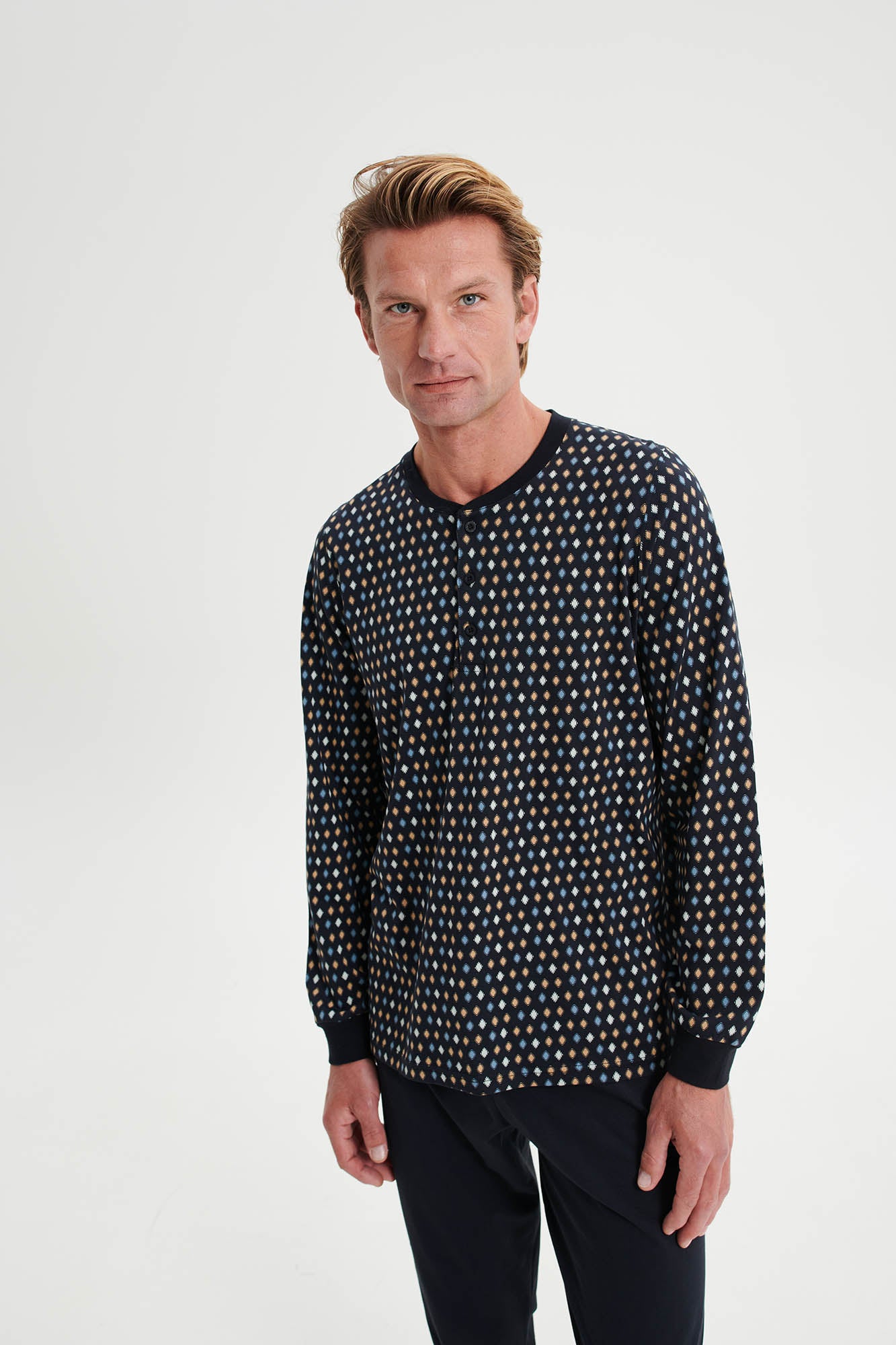 https://assets.vampfashion.com/SOFTONE_TMP_IMAGES/3_0779549428.jpg