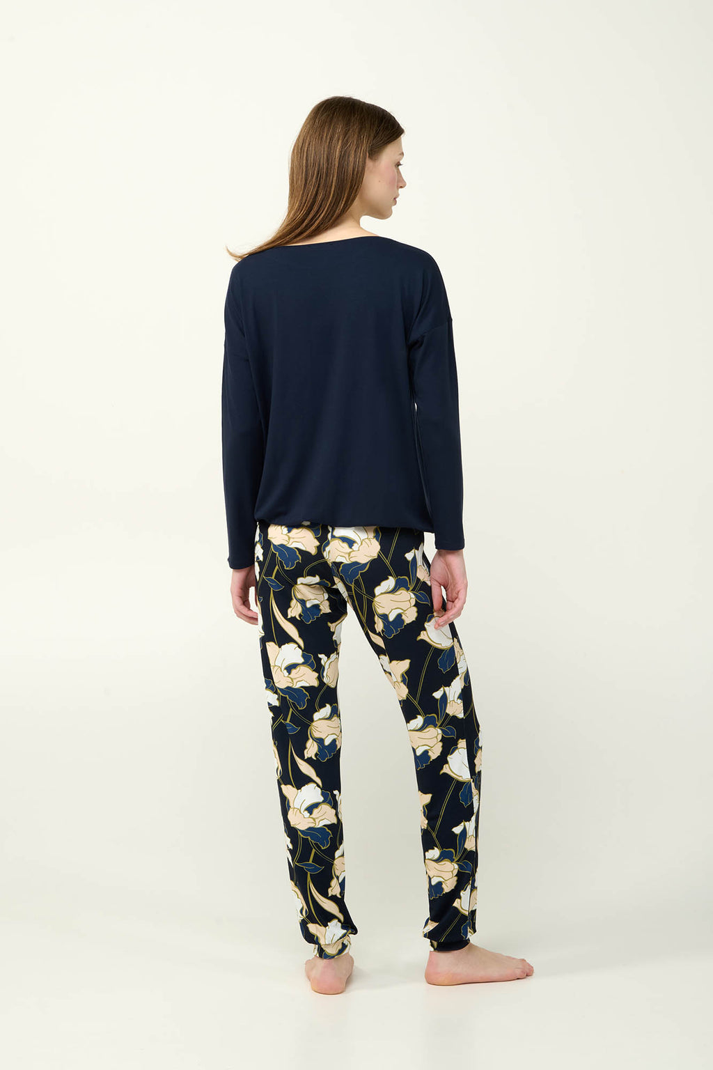 https://assets.vampfashion.com/SOFTONE_TMP_IMAGES/3_0823031300.jpg