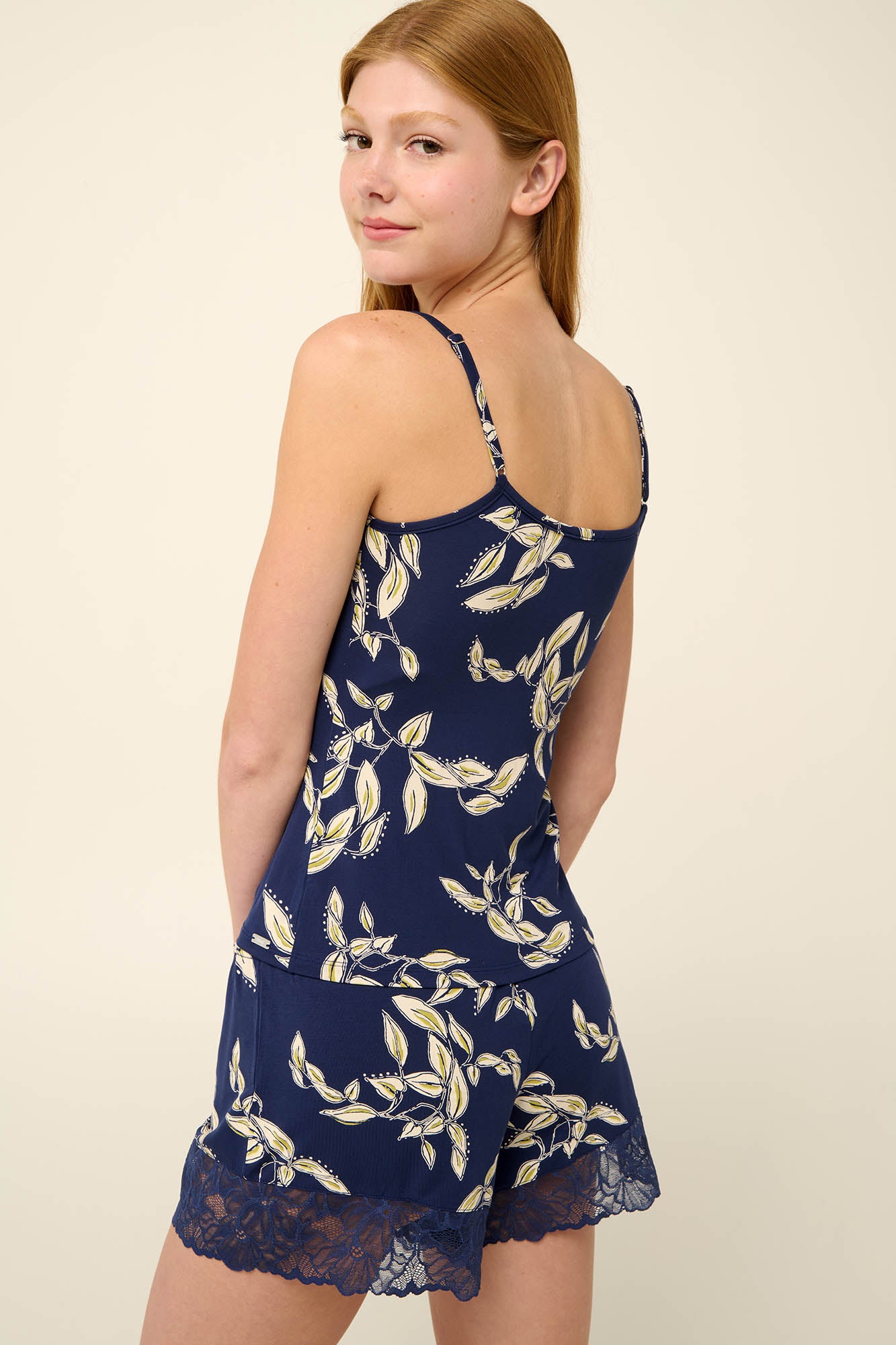 https://assets.vampfashion.com/SOFTONE_TMP_IMAGES/3_0869389280.jpg