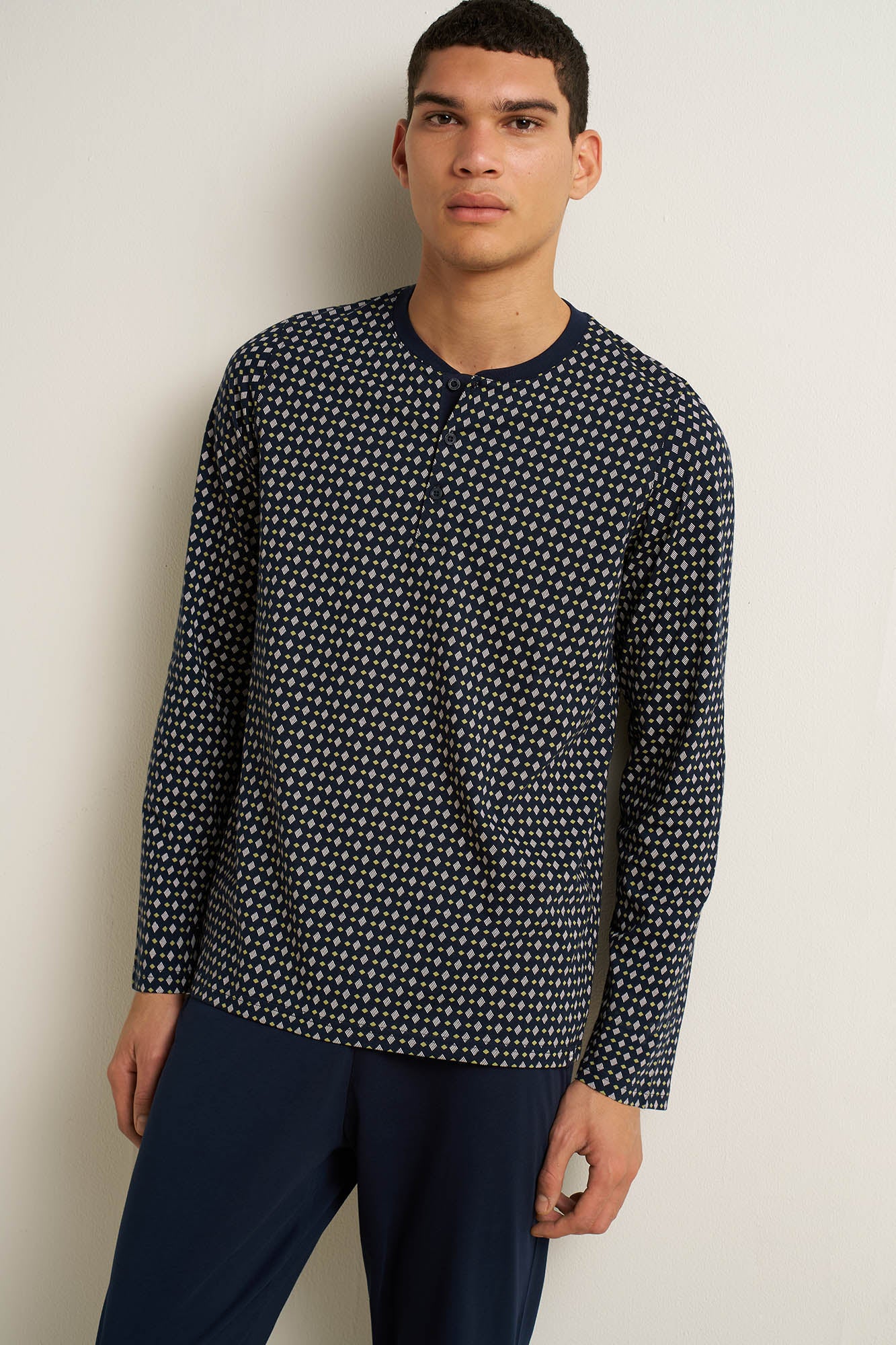 https://assets.vampfashion.com/SOFTONE_TMP_IMAGES/3_0873952536.jpg