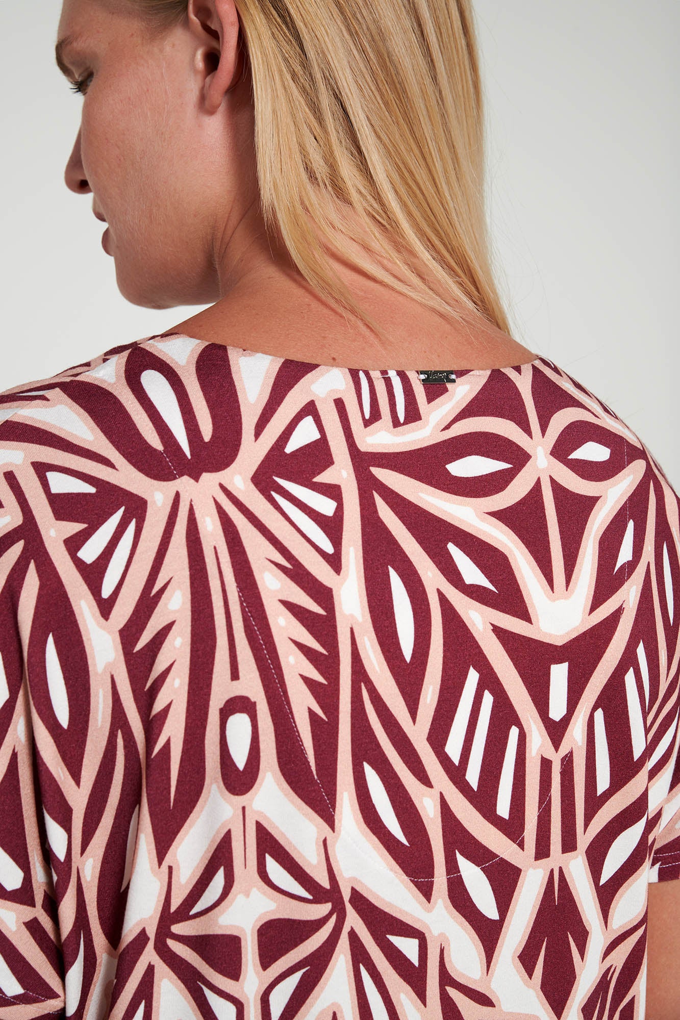 https://assets.vampfashion.com/SOFTONE_TMP_IMAGES/3_0898813304.jpg