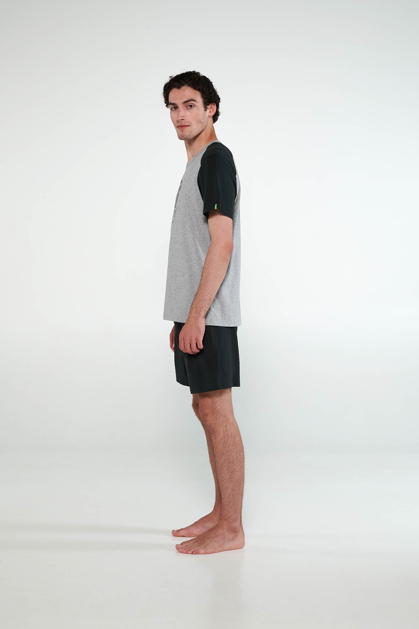 https://assets.vampfashion.com/SOFTONE_TMP_IMAGES/3_0944919770.jpg