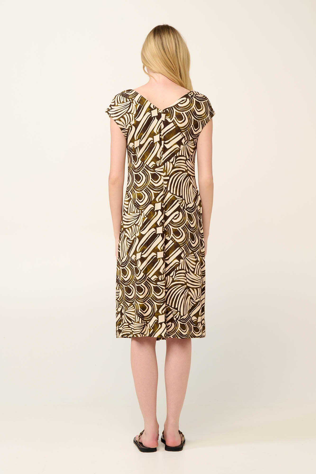 https://assets.vampfashion.com/SOFTONE_TMP_IMAGES/3_0946166831.jpg