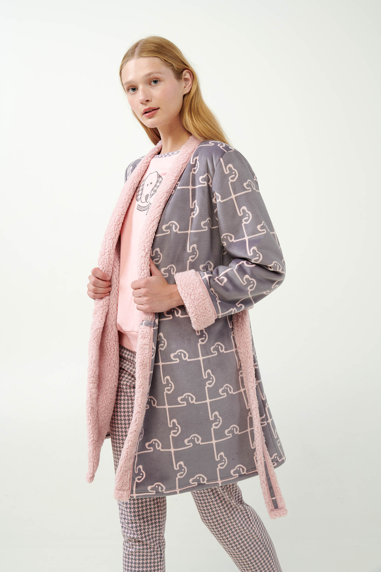 Vamp - Σταυρωτή Fleece Ρόμπα με Σκύλο-Παζλ Μοτίβο