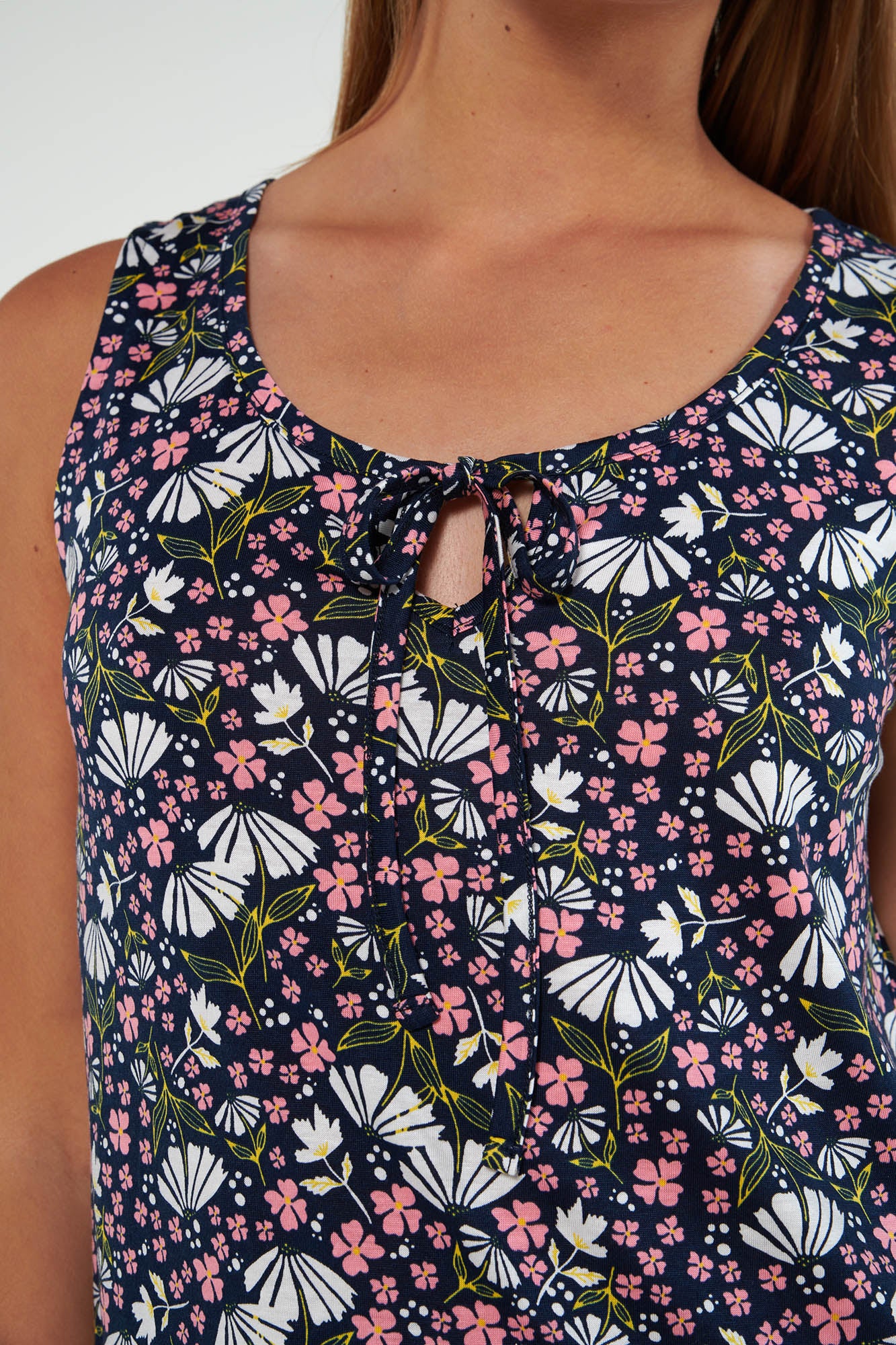 https://assets.vampfashion.com/SOFTONE_TMP_IMAGES/4_0022378456.jpg