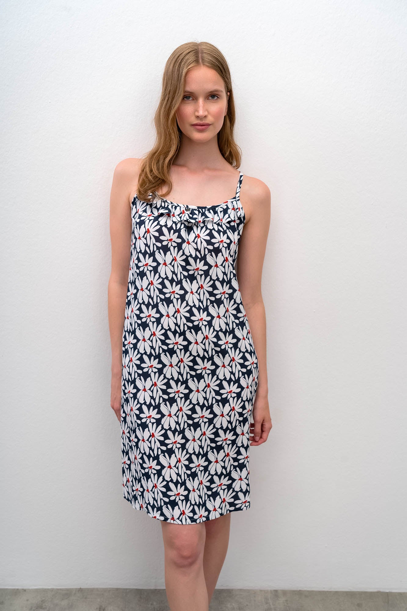 https://assets.vampfashion.com/SOFTONE_TMP_IMAGES/4_0041863886.jpg