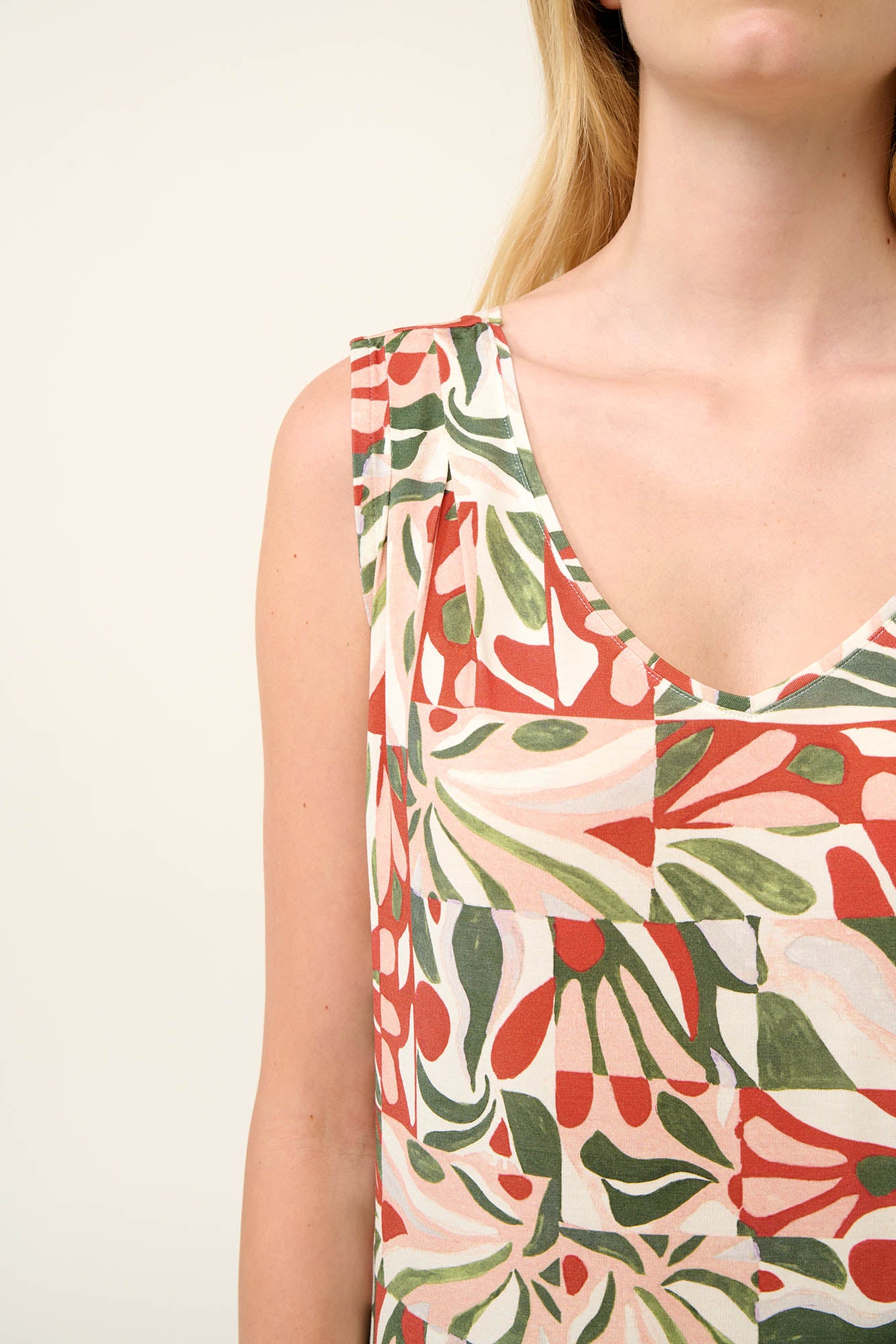 https://assets.vampfashion.com/SOFTONE_TMP_IMAGES/4_0061008453.jpg