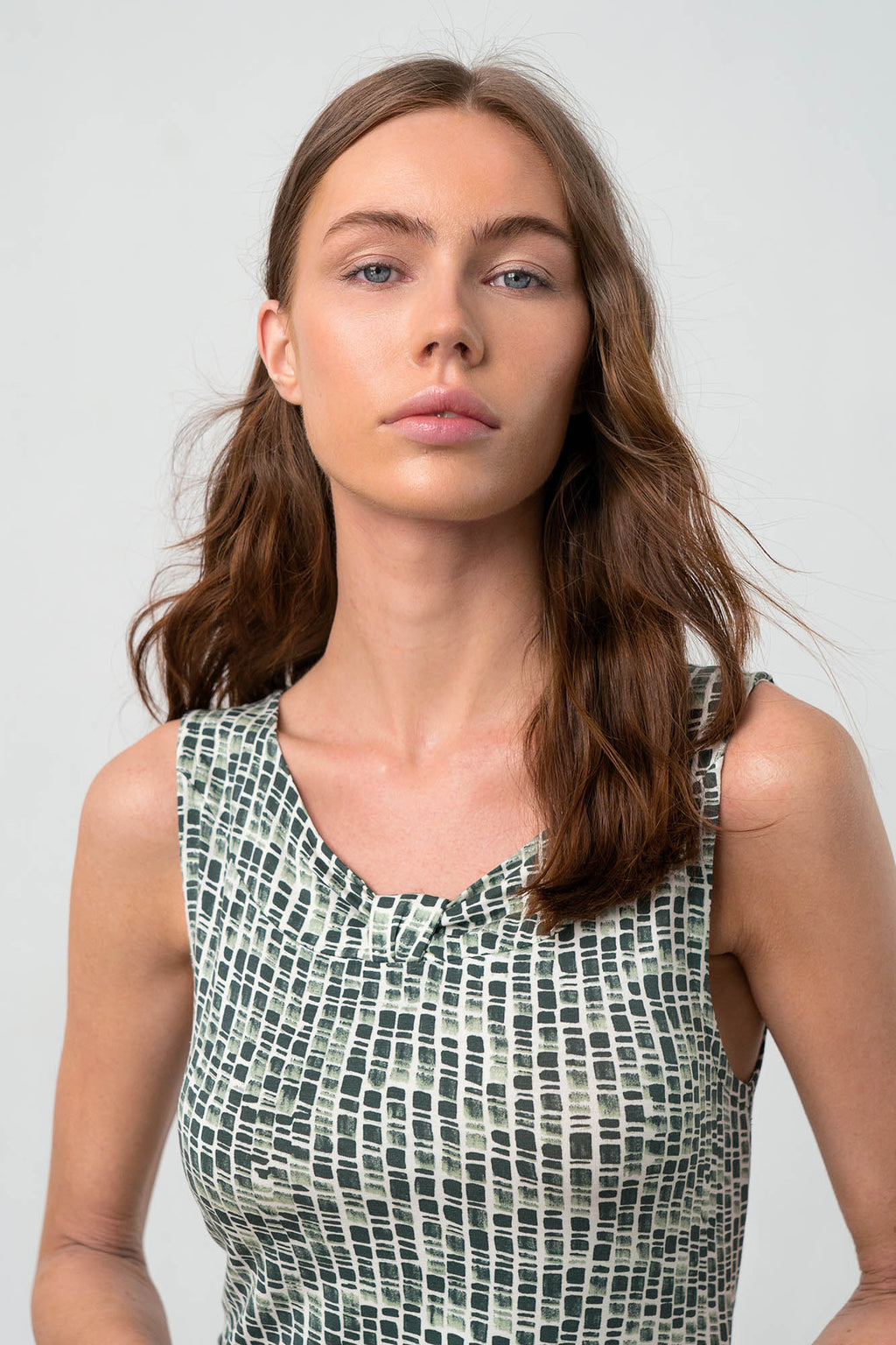 https://assets.vampfashion.com/SOFTONE_TMP_IMAGES/4_0109493527.jpg