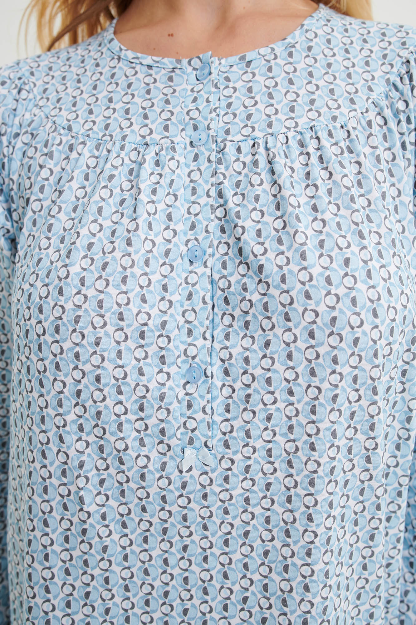 https://assets.vampfashion.com/SOFTONE_TMP_IMAGES/4_0164301917.jpg
