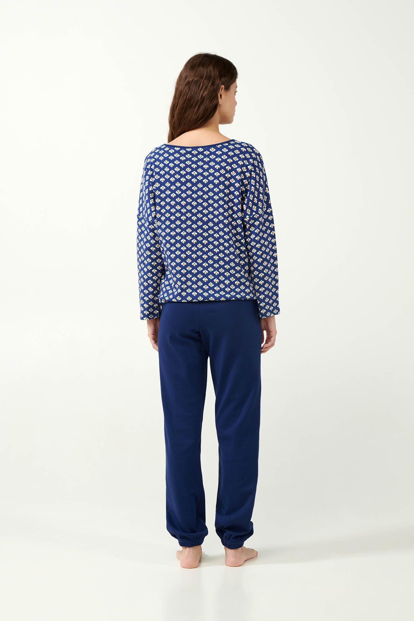 https://assets.vampfashion.com/SOFTONE_TMP_IMAGES/4_0164624653.jpg