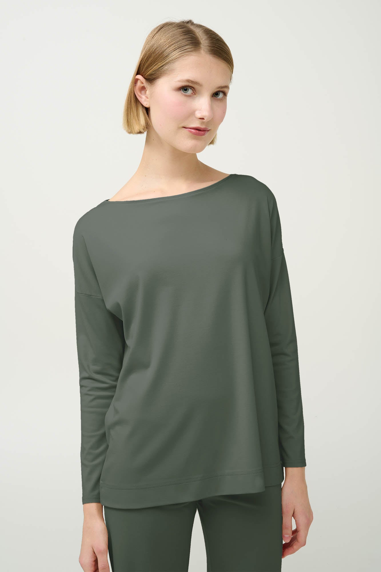 https://assets.vampfashion.com/SOFTONE_TMP_IMAGES/4_0213198350.jpg