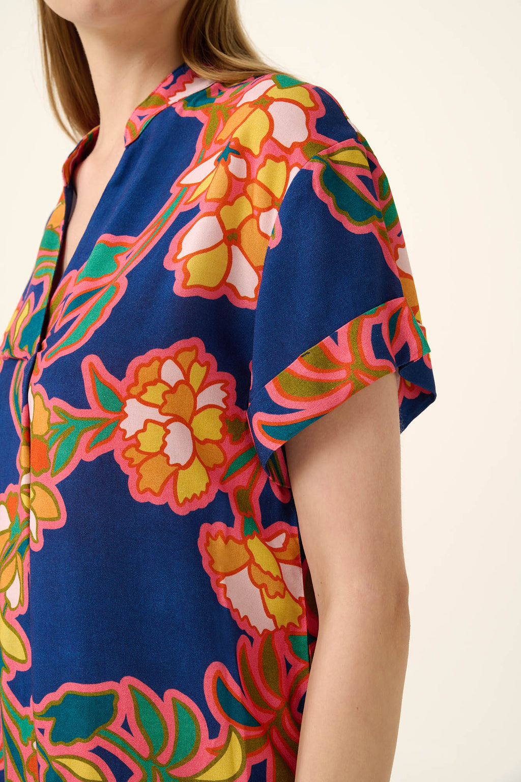 https://assets.vampfashion.com/SOFTONE_TMP_IMAGES/4_0275688837.jpg