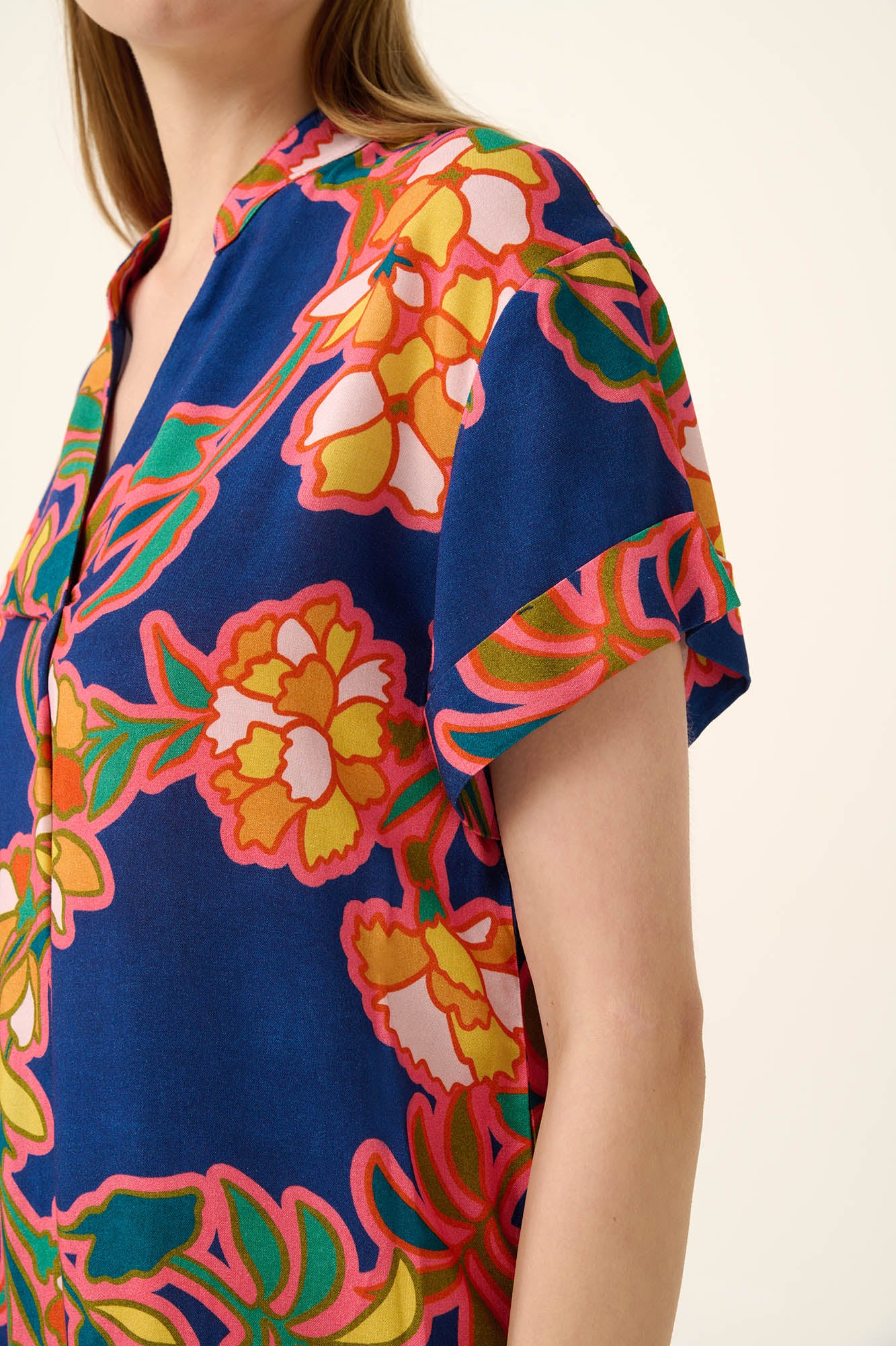 https://assets.vampfashion.com/SOFTONE_TMP_IMAGES/4_0275688837.jpg