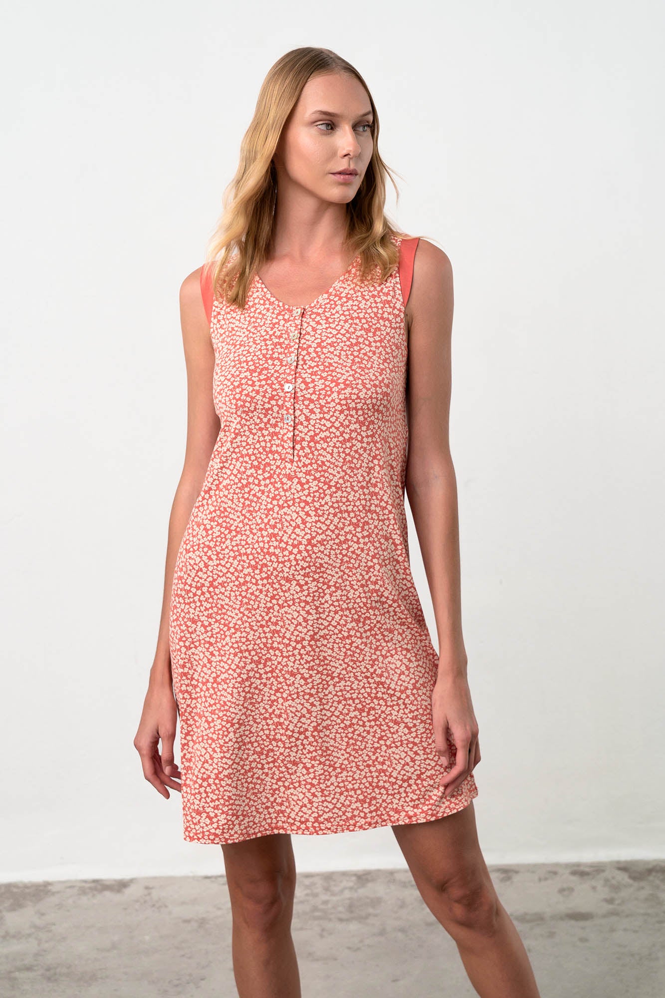 https://assets.vampfashion.com/SOFTONE_TMP_IMAGES/4_0555074169.jpg