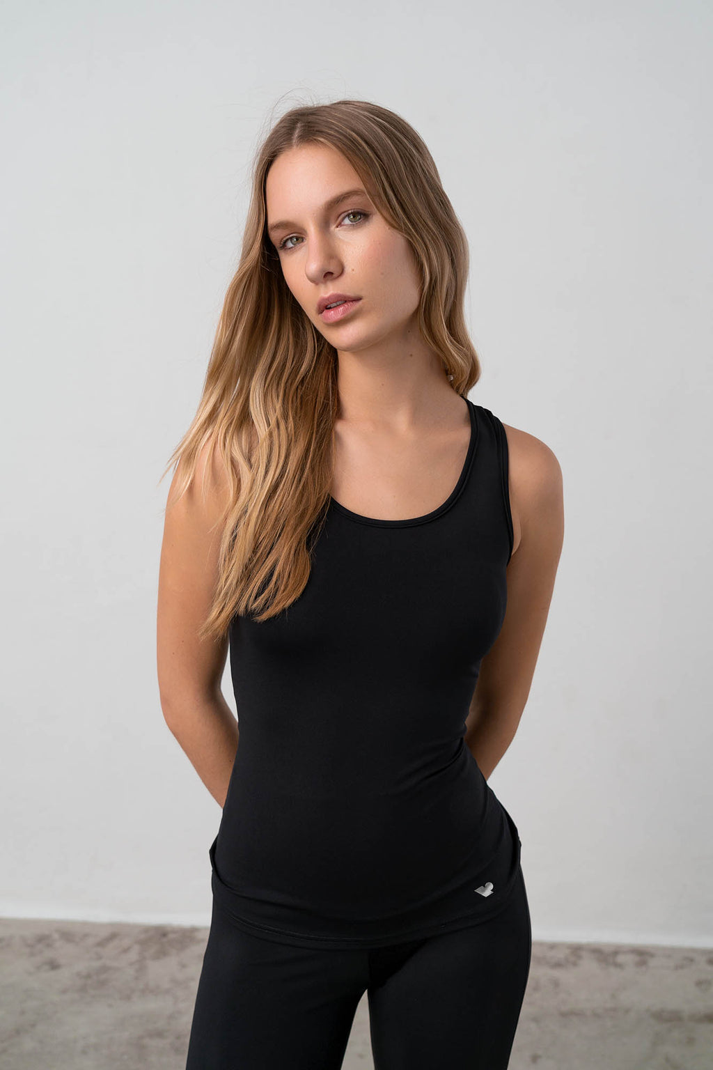 Vamp - Μονόχρωμη Αμάνικη Μπλούζα