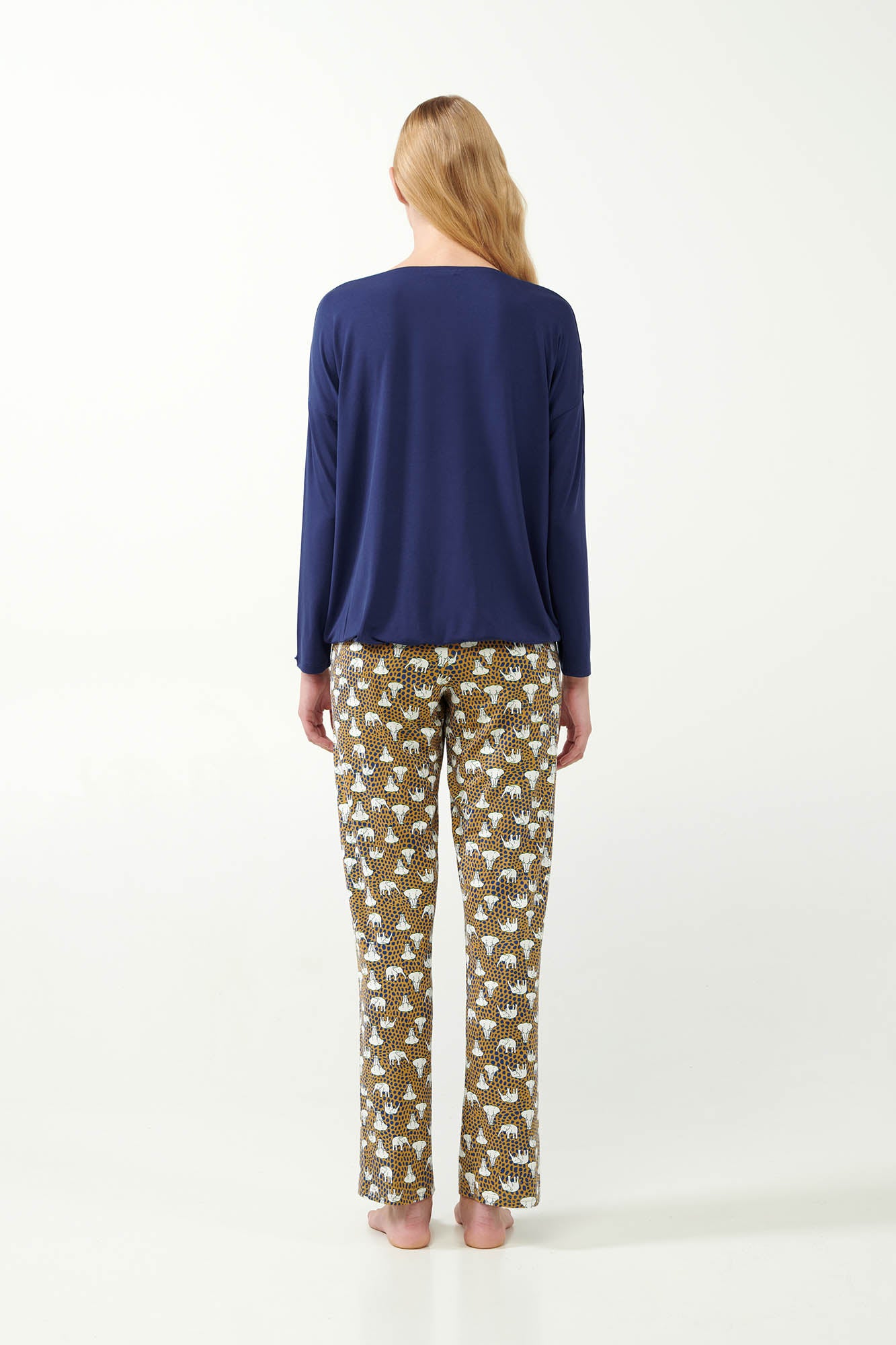https://assets.vampfashion.com/SOFTONE_TMP_IMAGES/4_0662914046.jpg