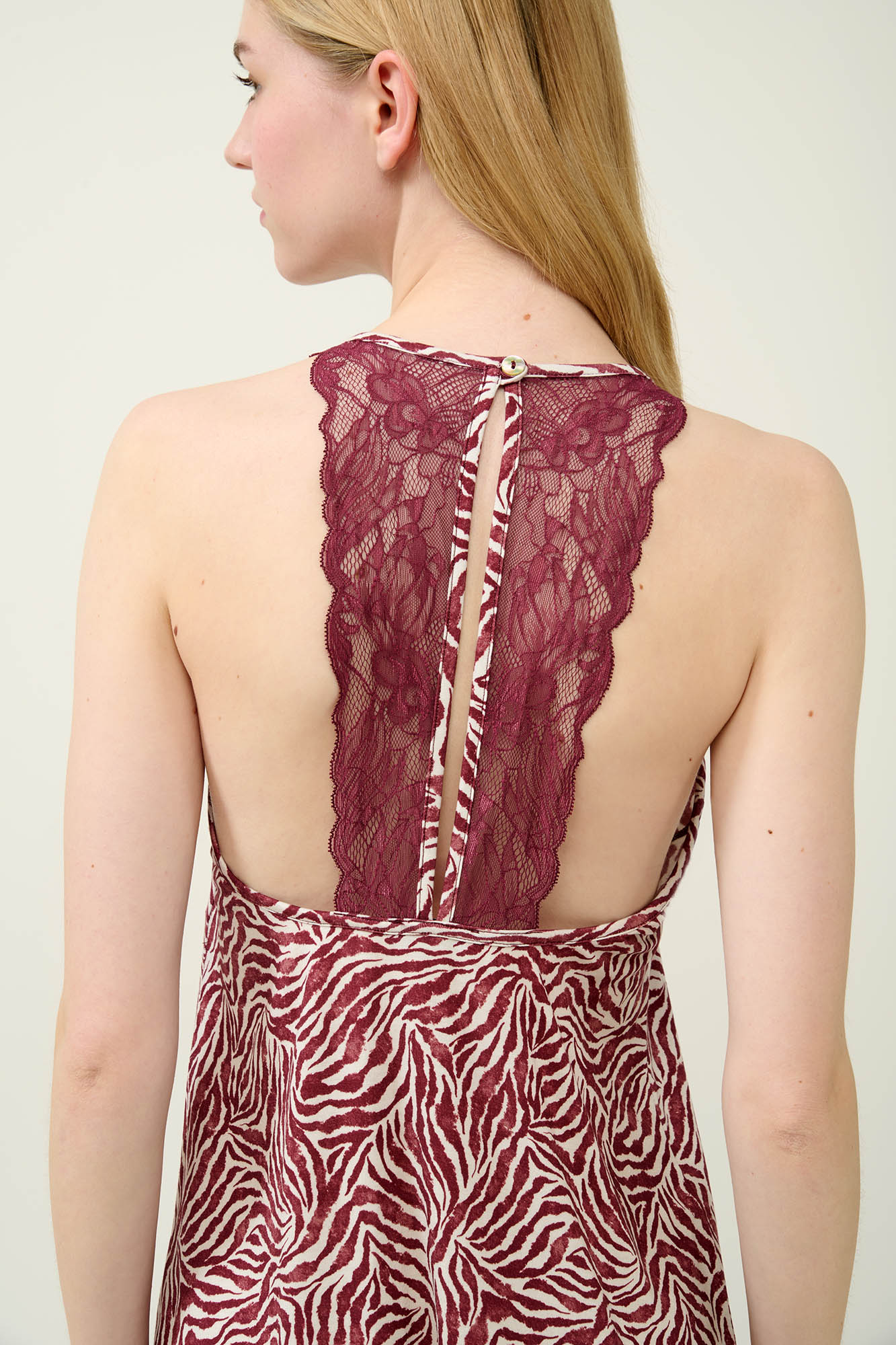 Vamp - Γυναικείο Νυχτικό Micromodal με Δαντέλα