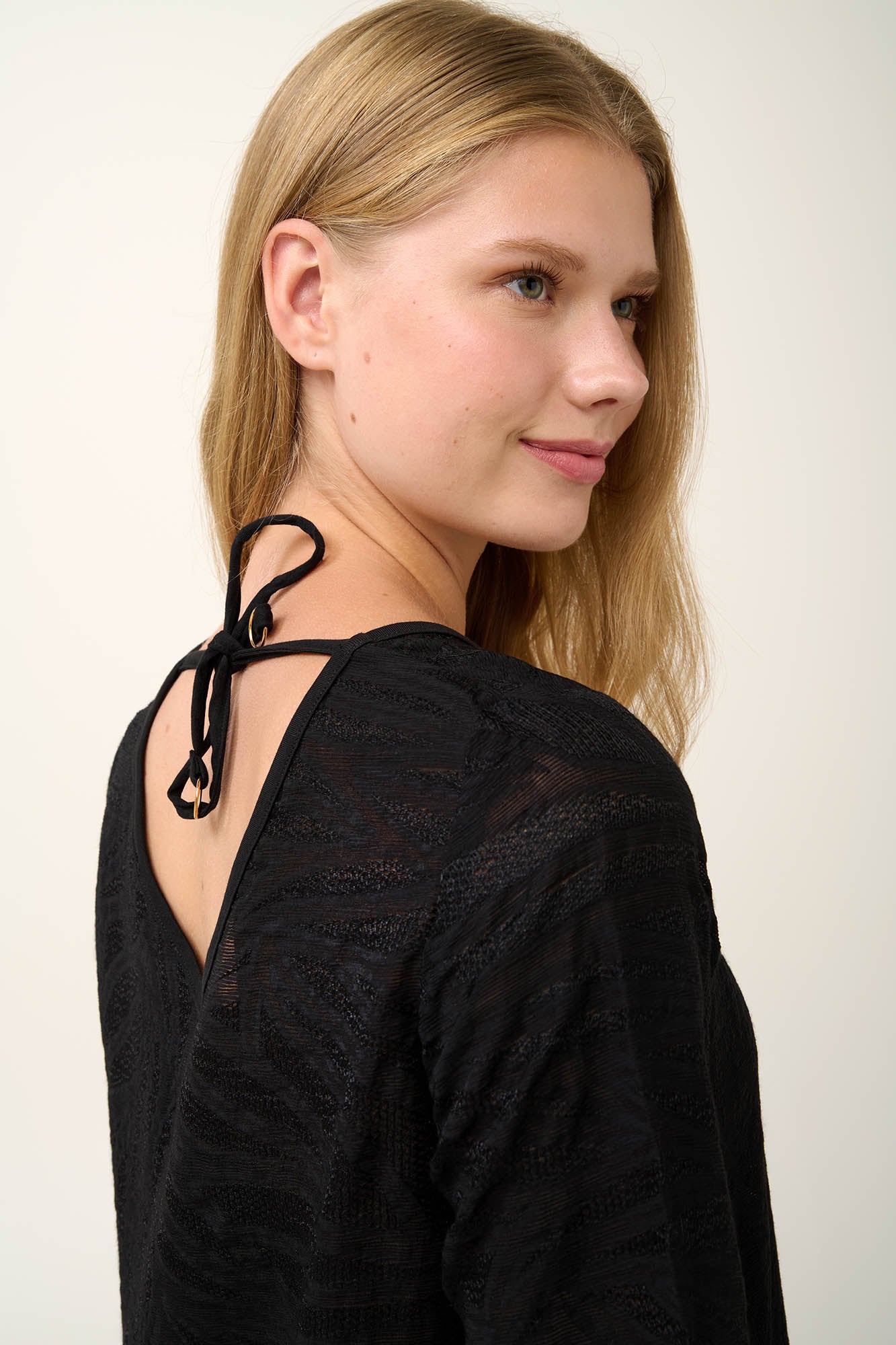 https://assets.vampfashion.com/SOFTONE_TMP_IMAGES/4_0715394584.jpg