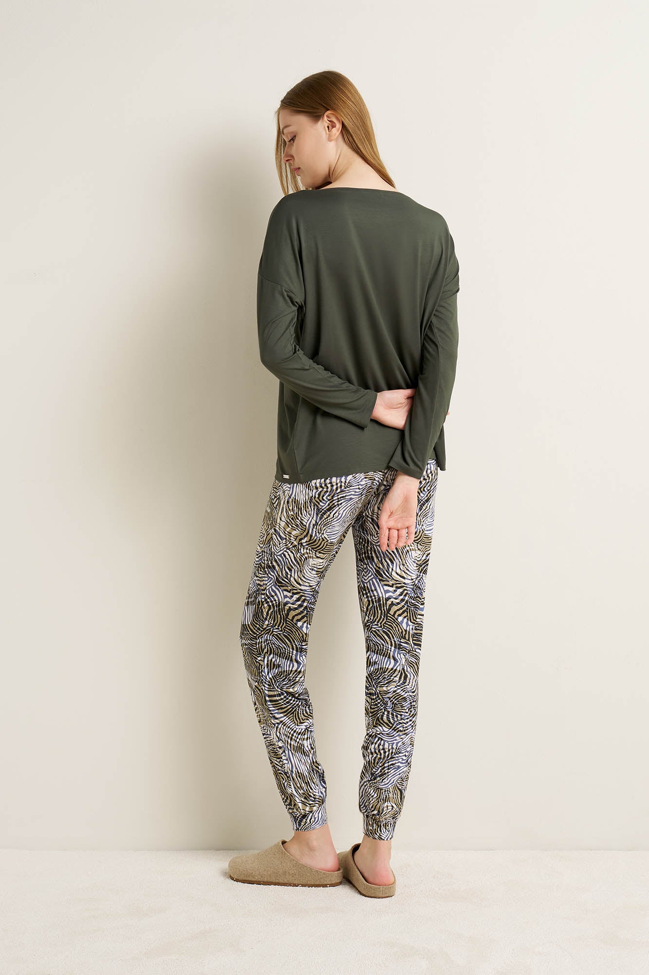 https://assets.vampfashion.com/SOFTONE_TMP_IMAGES/4_0720653500.jpg