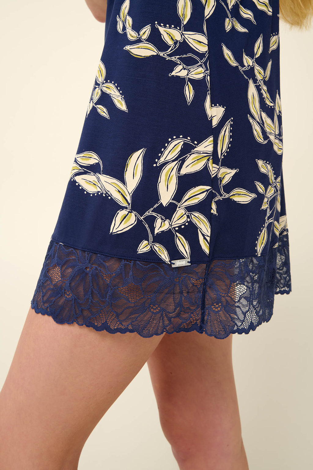 https://assets.vampfashion.com/SOFTONE_TMP_IMAGES/4_0758677020.jpg