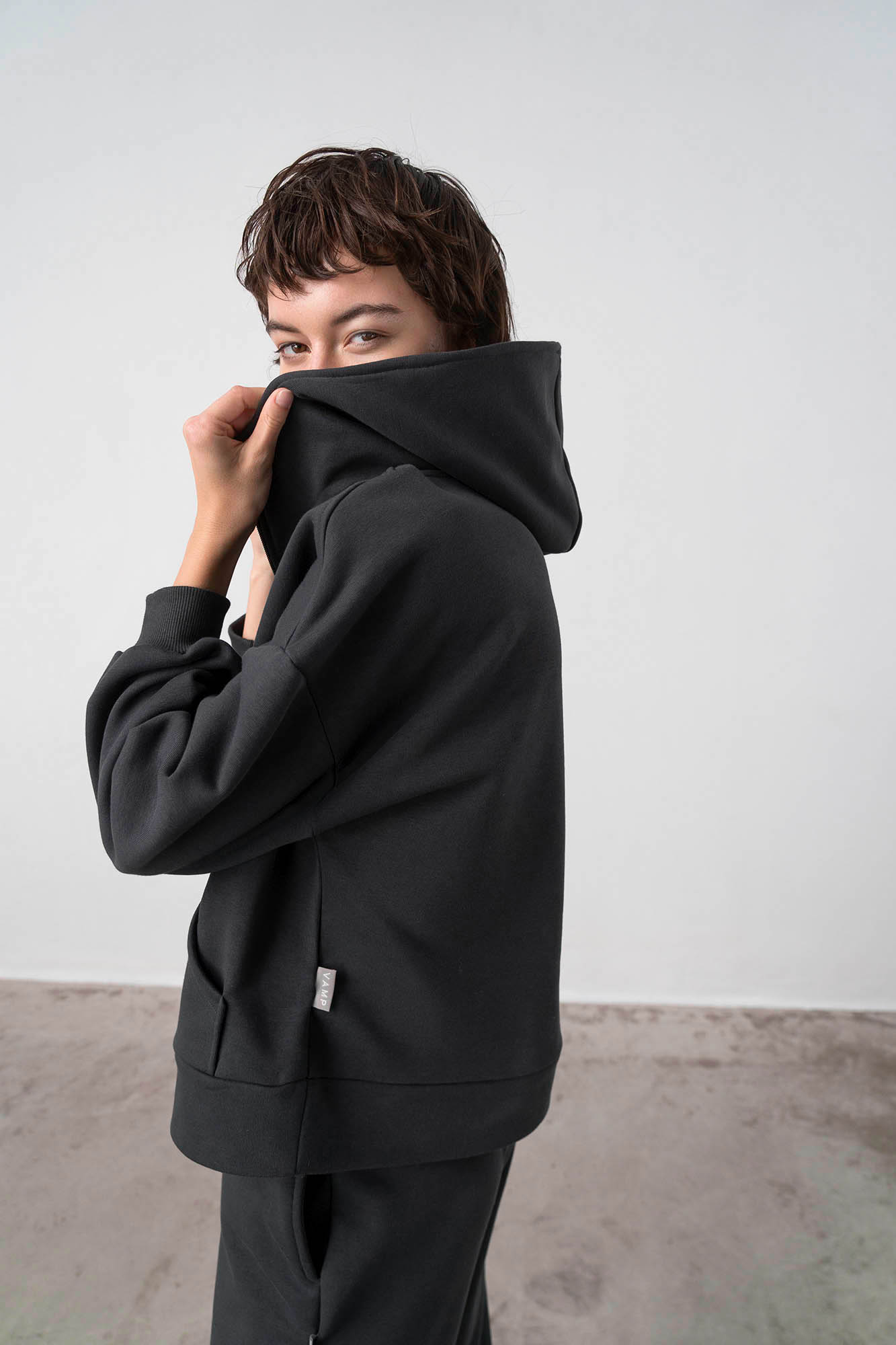 Vamp - Μονόχρωμη Μπλόυζα με Κουκούλα