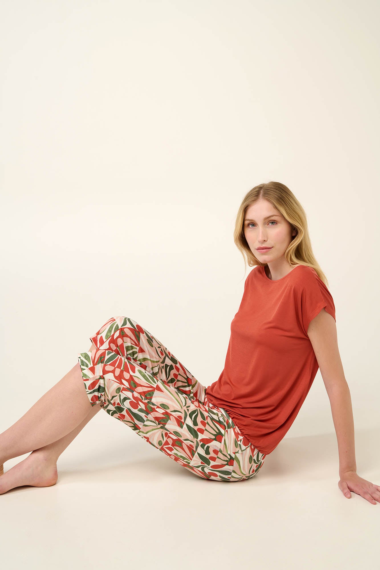 Vamp - Γυναικεία Πυτζάμα Micromodal με Κάπρι Παντελόνι