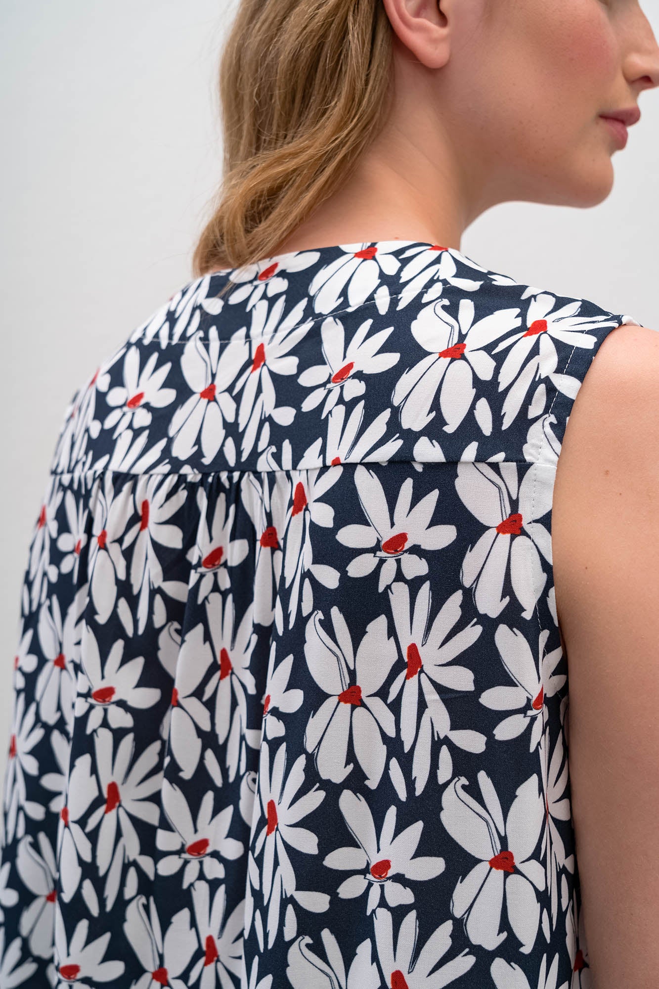 https://assets.vampfashion.com/SOFTONE_TMP_IMAGES/4_0873399036.jpg