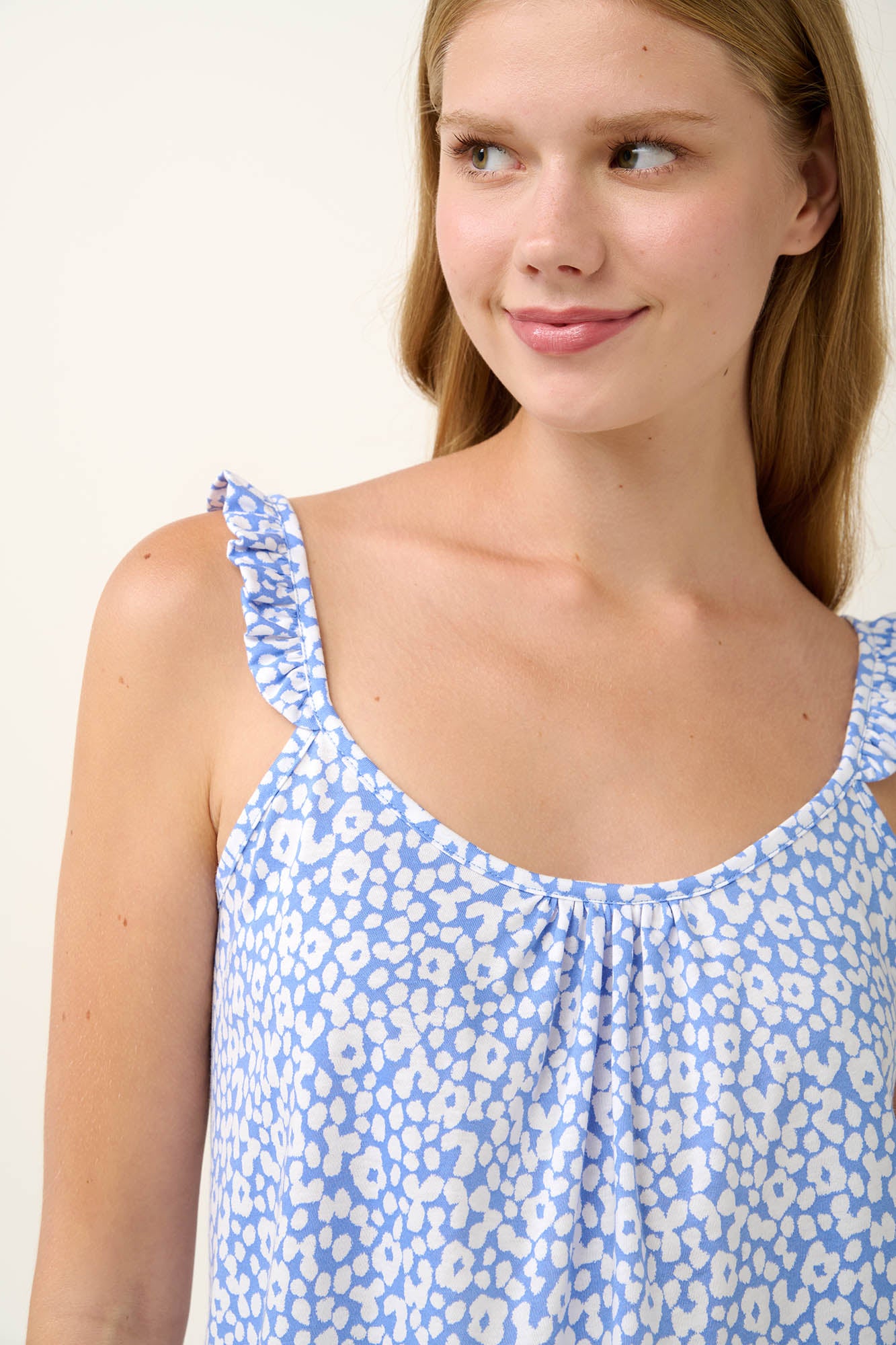https://assets.vampfashion.com/SOFTONE_TMP_IMAGES/4_0976214009.jpg