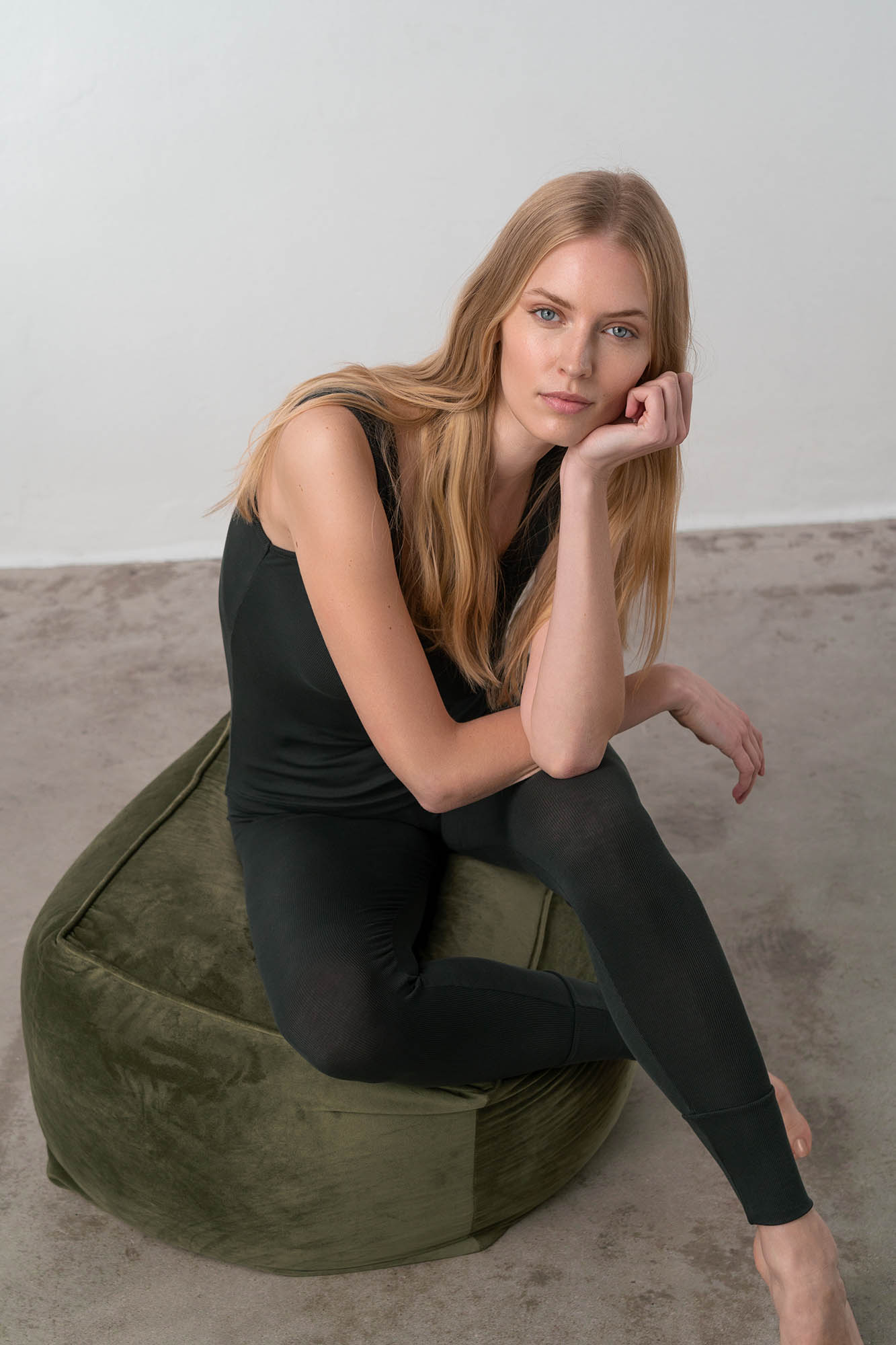 Vamp - Μονόχρωμη Αμάνικη Μπλούζα