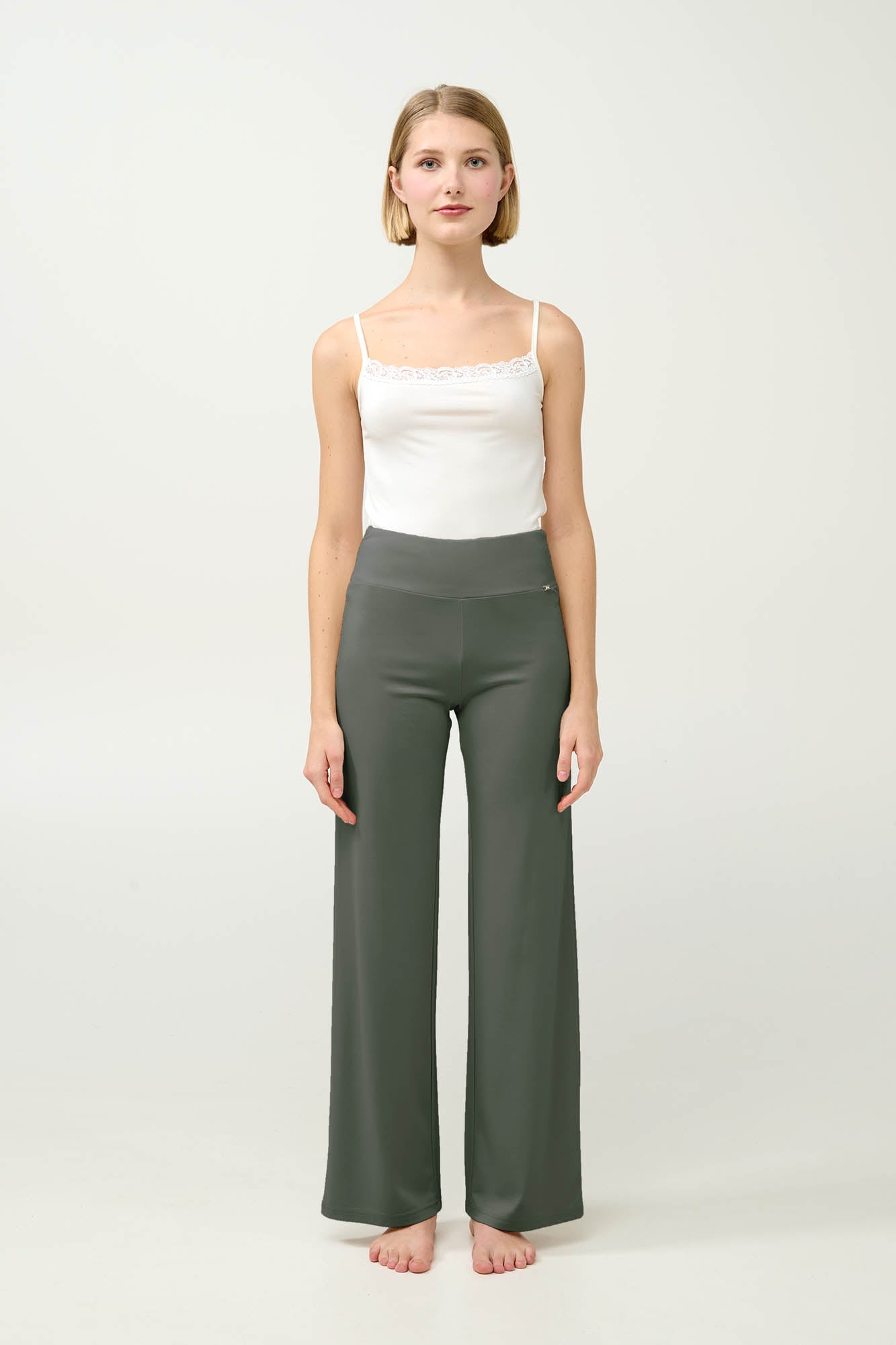 https://assets.vampfashion.com/SOFTONE_TMP_IMAGES/5_0486770349.jpg