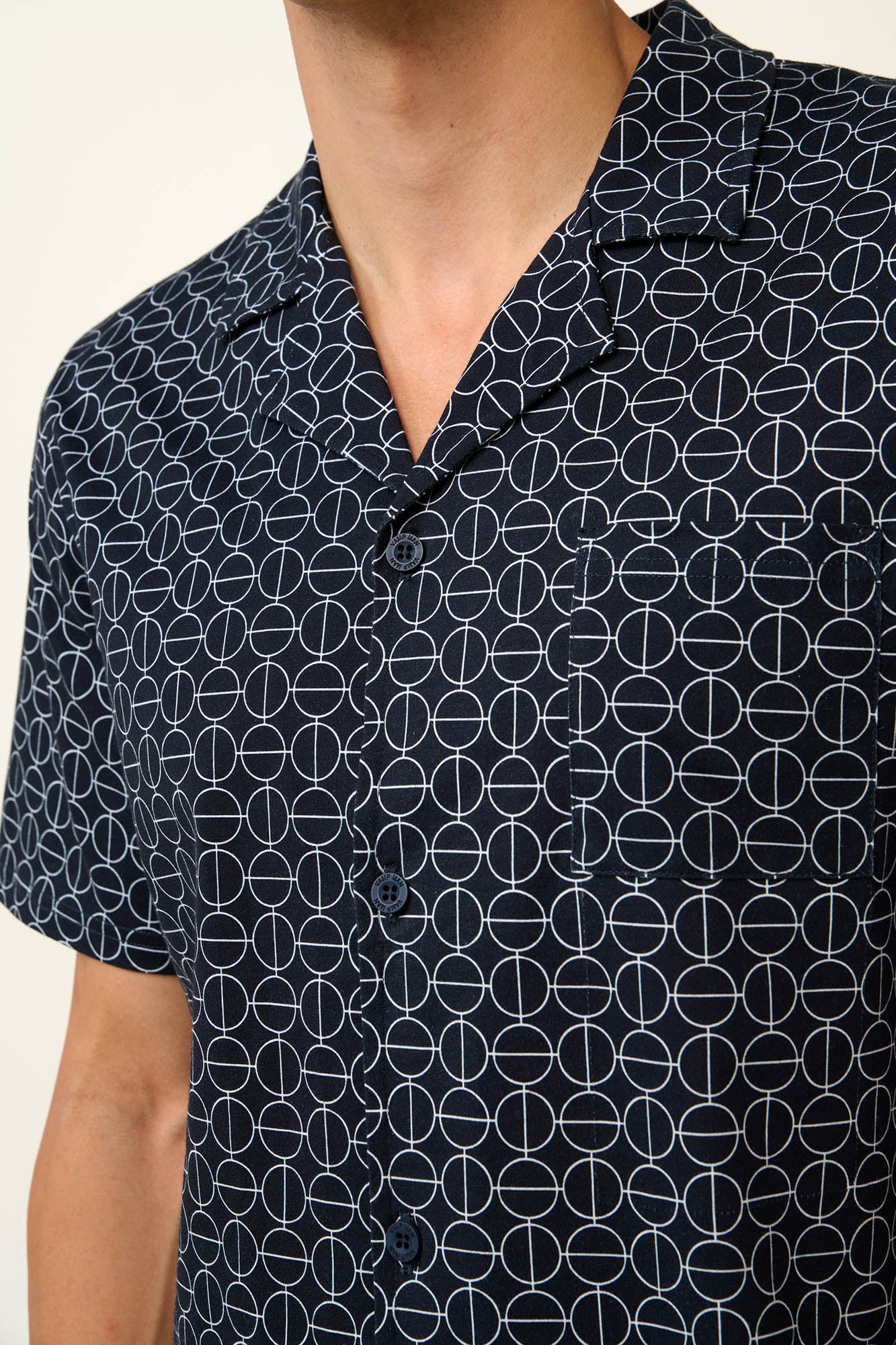 https://assets.vampfashion.com/SOFTONE_TMP_IMAGES/5_0546581790.jpg