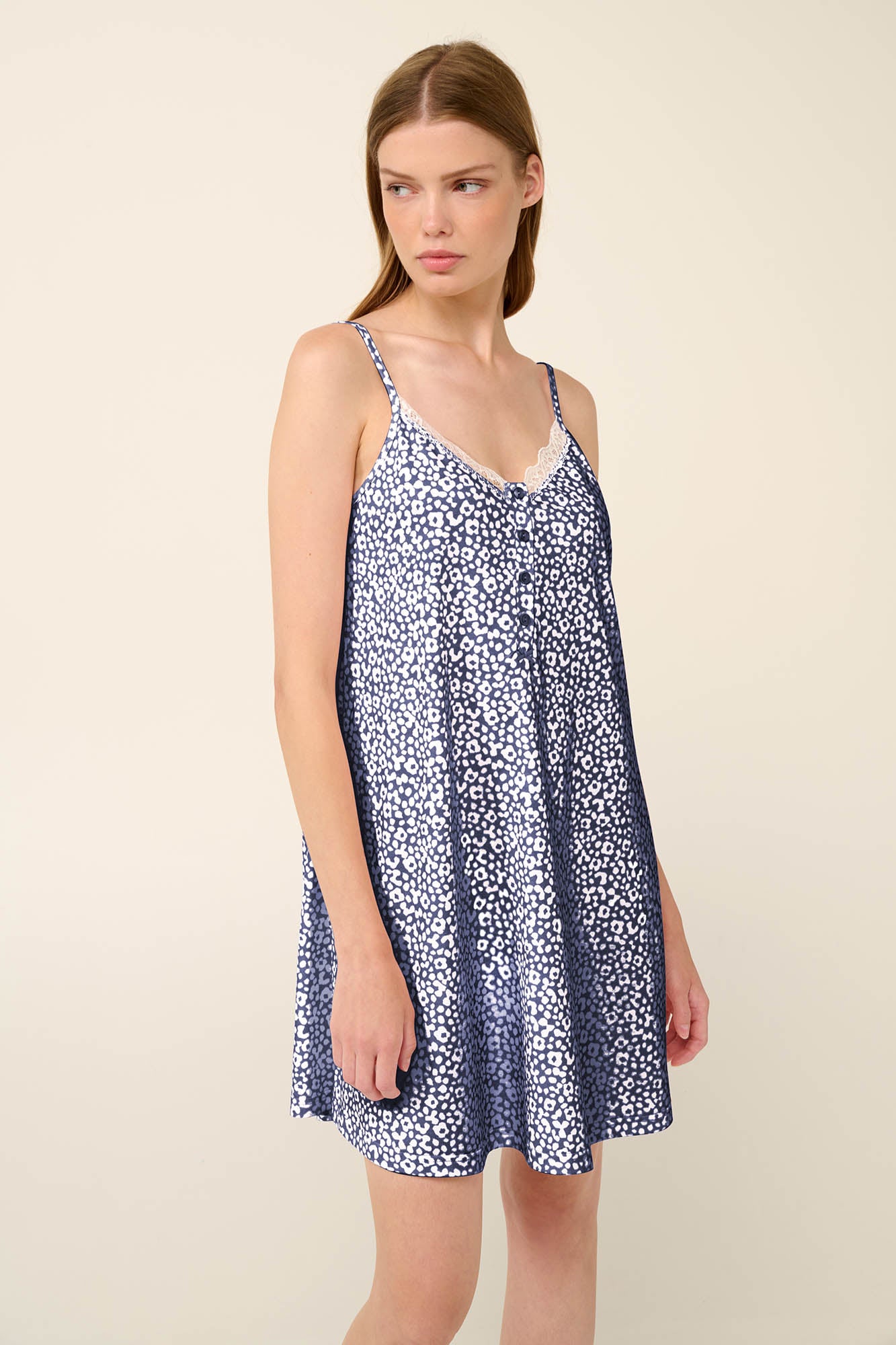 https://assets.vampfashion.com/SOFTONE_TMP_IMAGES/5_0837239486.jpg