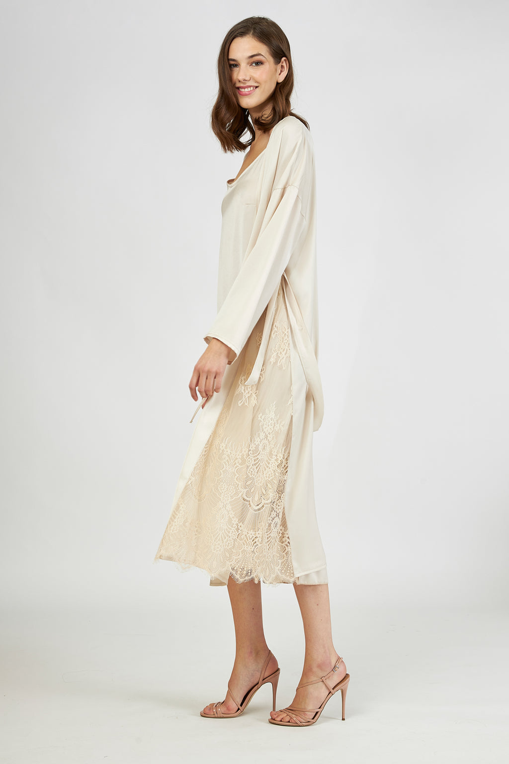 Harmony - Σατέν Ρόμπα Midi Με Δαντέλα Beige