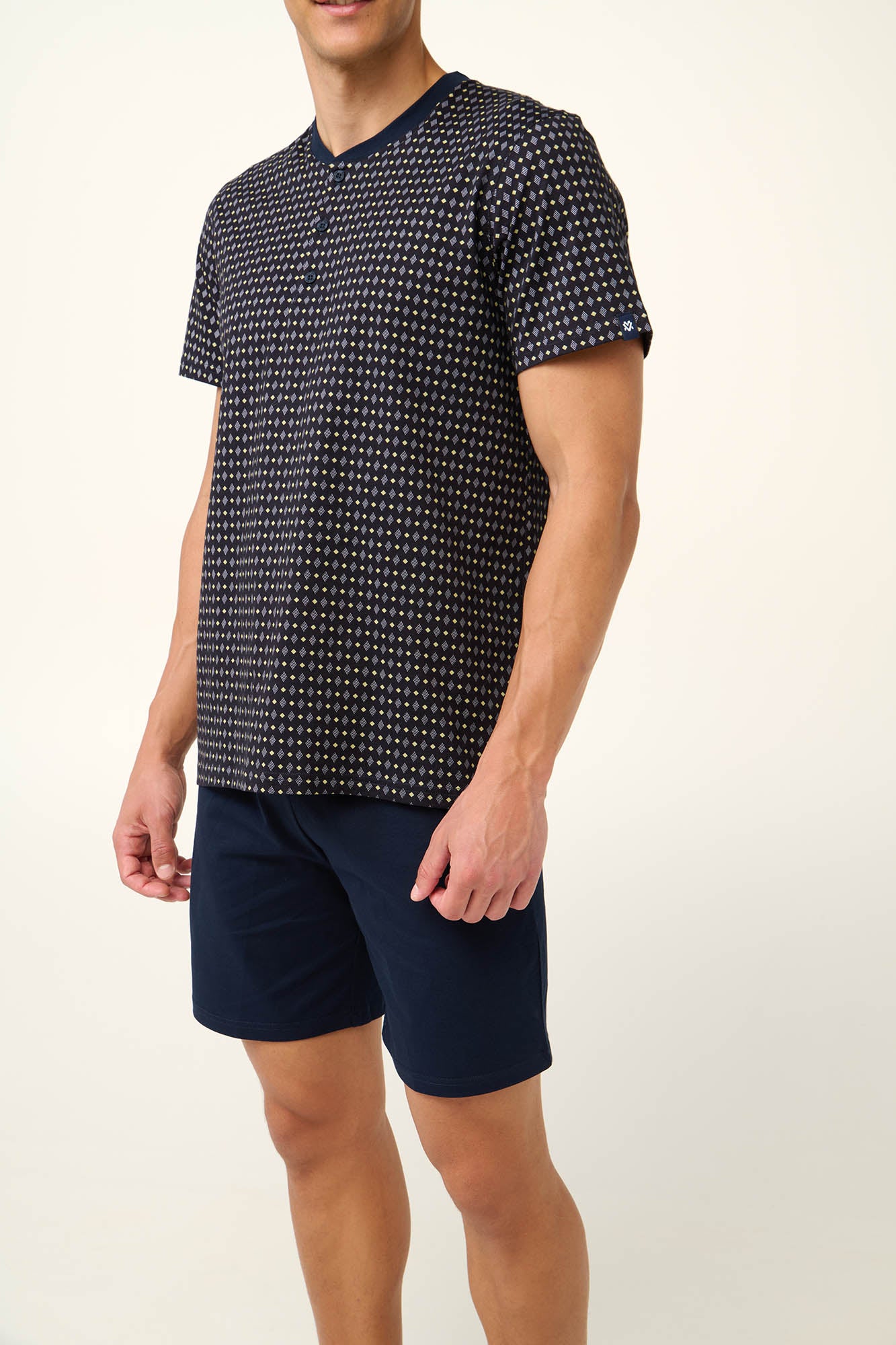 https://assets.vampfashion.com/SOFTONE_TMP_IMAGES/6_0446012592.jpg