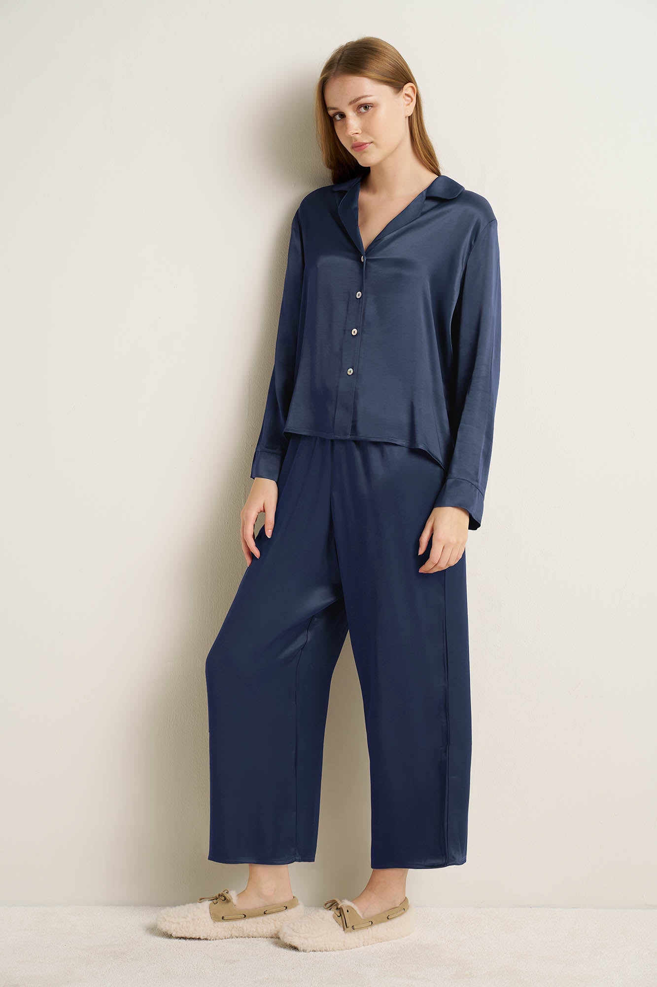 https://assets.vampfashion.com/SOFTONE_TMP_IMAGES/7_0562103497.jpg