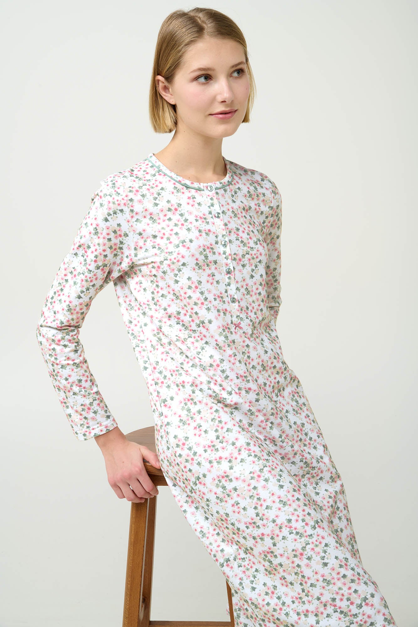 https://assets.vampfashion.com/SOFTONE_TMP_IMAGES/7_0753991215.jpg